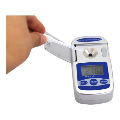 China made cheap portable digital auto urea refractometer